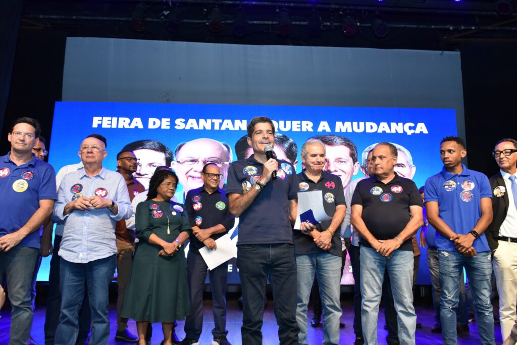 Durante evento em Feira, Neto recebe orações de evangélicos: “Lá tem uma máquina de mentiras, cá temos Deus nos protegendo”